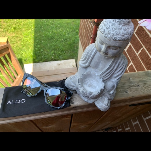 Aldo Tortoise Sunglasses NWOT - Picture 2 of 9